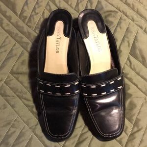Ann Taylor mules loafers shoes classic black